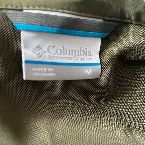 M Columbia olive 🫒 shirt vented shoulder NWOT - Picture 6 of 13